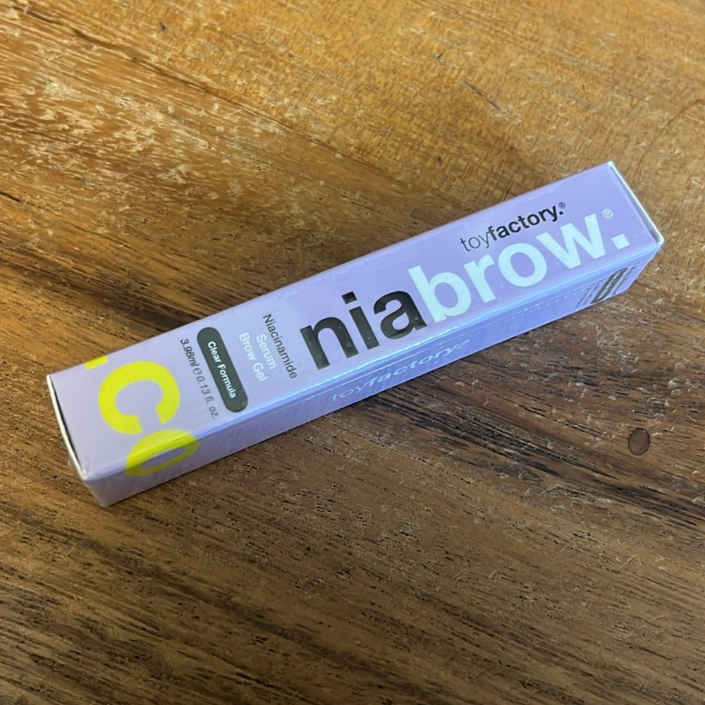 Toy Factory Nia Brow Serum Brow Gel